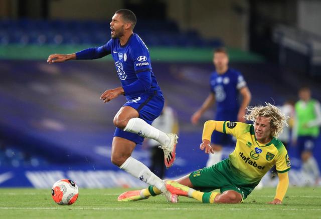 他的妻子也 他的妻子也